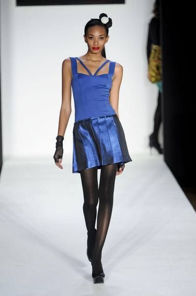 Clothing, Leg, Fashion show, Human leg, Shoulder, Joint, Runway, Fashion model, Waist, Style, 