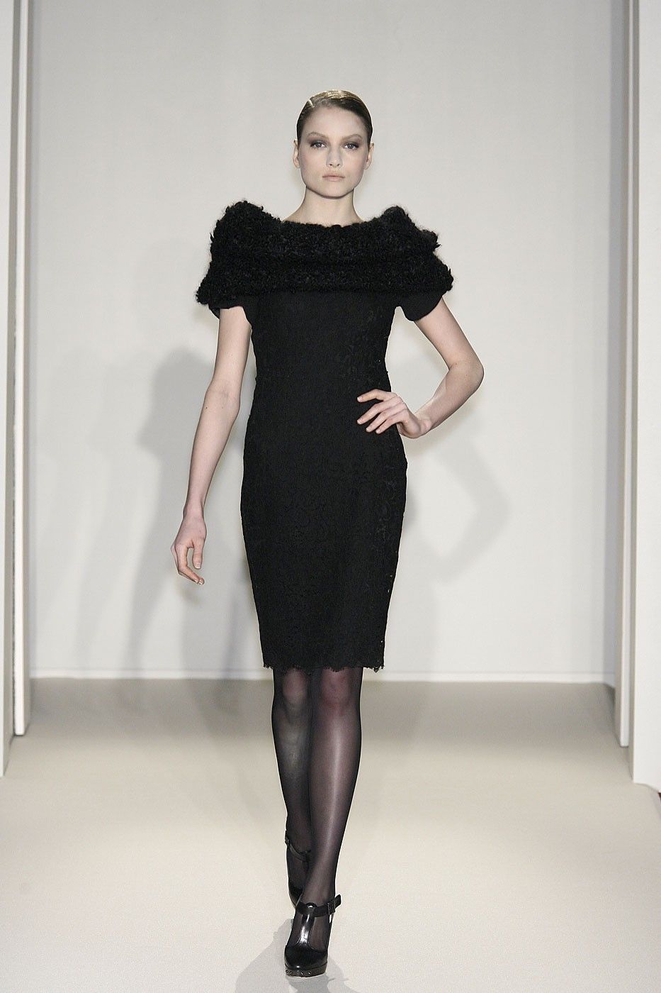 Dress, Sleeve, Shoulder, Human leg, Joint, One-piece garment, Standing, Waist, Style, Cocktail dress, 