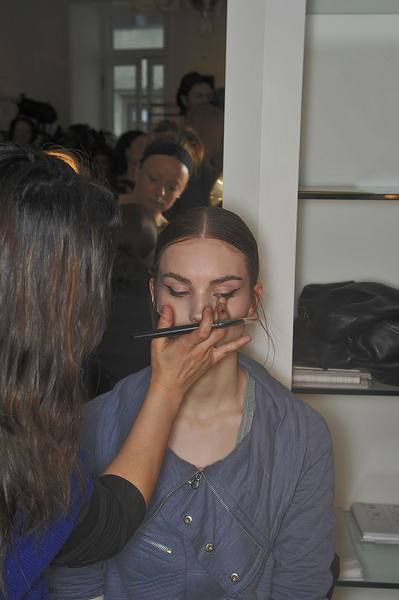 Eyelash, Long hair, Kitchen utensil, Shelf, Brown hair, Makeover, Shelving, Layered hair, Makeup brushes, 