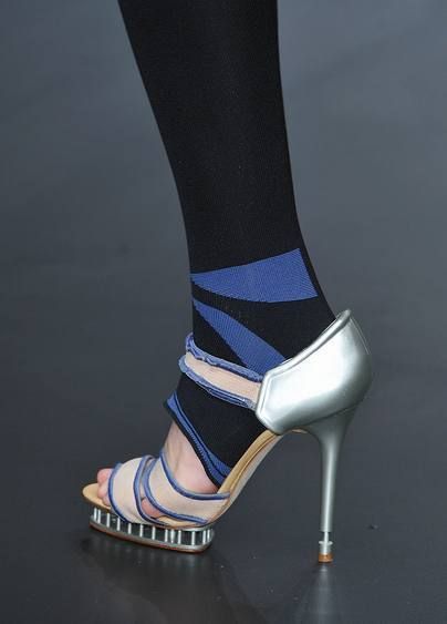 Blue, Human leg, Joint, High heels, Fashion, Foot, Basic pump, Electric blue, Sandal, Toe, 