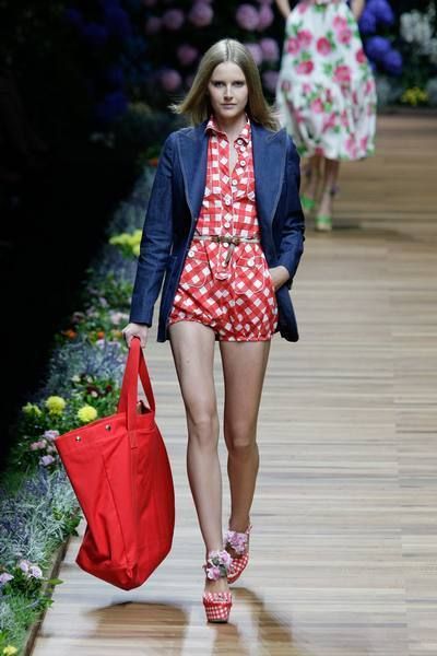 Clothing, Textile, Red, Outerwear, Pattern, Bag, Pink, Style, Fashion show, Street fashion, 