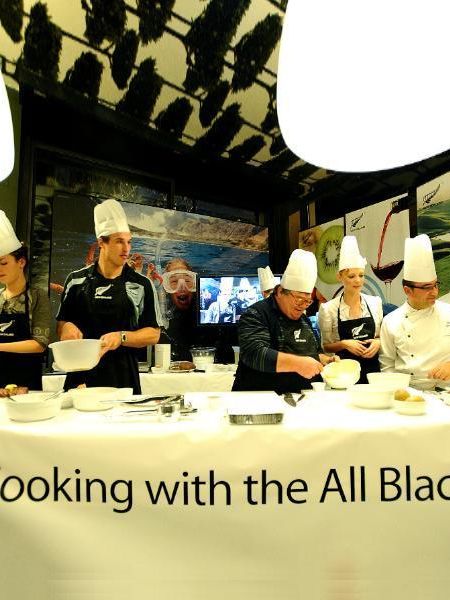 Hat, Chef, Headgear, Cook, Job, Chef's uniform, Cooking, Conversation, Service, Culinary art, 