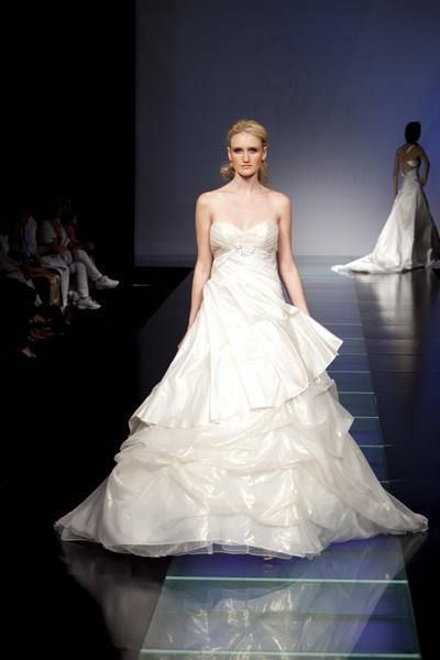 Clothing, Shoulder, Textile, Gown, Bridal clothing, Dress, Formal wear, Style, Wedding dress, Fashion, 