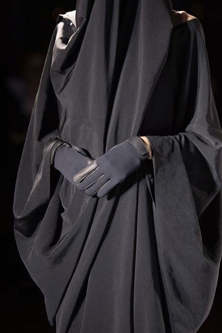 Sleeve, Textile, Collar, Style, Bag, Fashion, Black, Grey, Monochrome photography, Shoulder bag, 