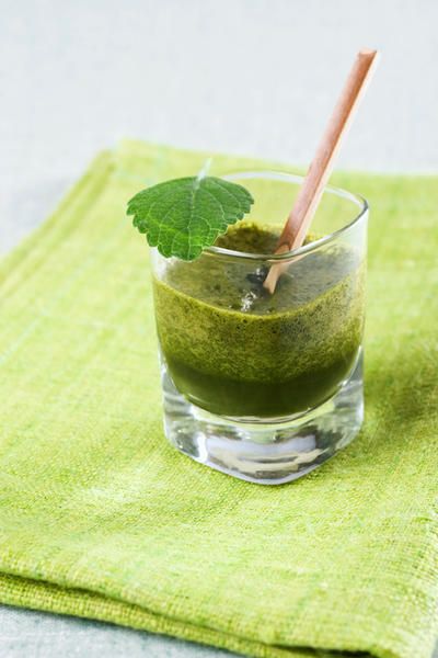 Green, Leaf, Ingredient, Liquid, Drink, Juice, Drinking straw, Linens, Vegetable juice, Herb, 