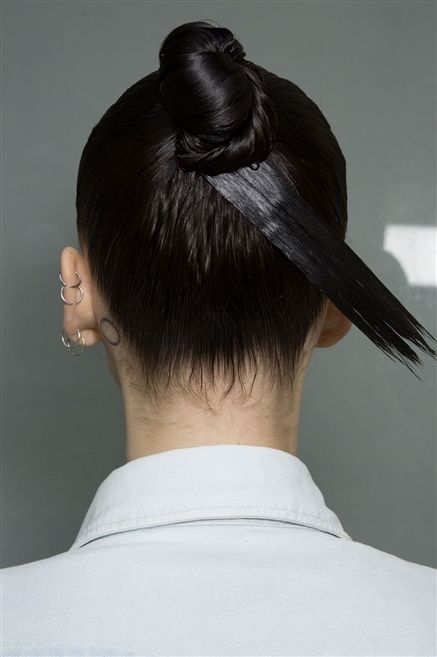 Hairstyle, Style, Temple, Neck, Black hair, Costume accessory, Hair accessory, Chignon, Personal grooming, Bun, 