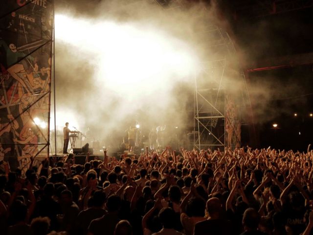 Crowd, Event, Entertainment, Performing arts, Music, Music venue, Musician, Pop music, Performance, Stage, 