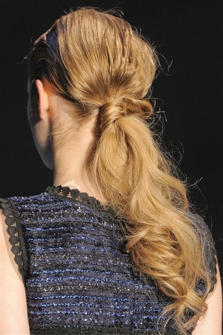 Clothing, Ear, Hairstyle, Shoulder, Style, Beauty, Fashion, Long hair, Neck, Back, 