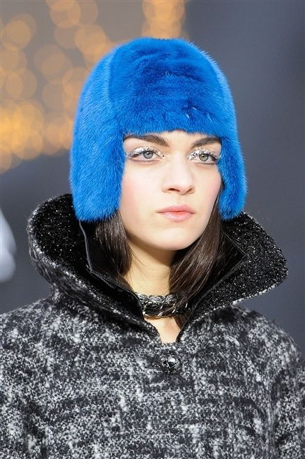 Nose, Blue, Winter, Lip, Textile, Style, Headgear, Street fashion, Electric blue, Wool, 
