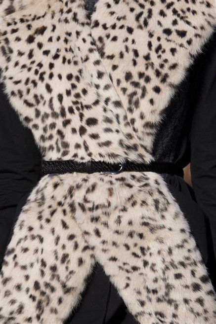 Brown, Sleeve, Textile, Pattern, White, Beige, Design, Fur, Natural material, Close-up, 