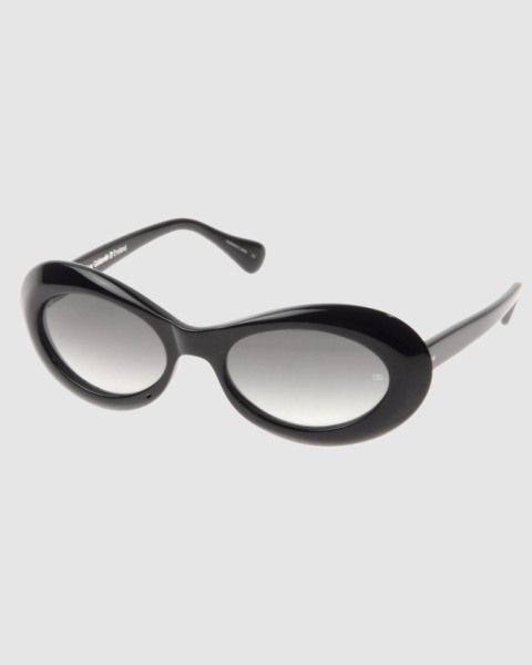 Eyewear, Vision care, Product, Glass, Personal protective equipment, Transparent material, Tints and shades, Eye glass accessory, Grey, Shadow, 