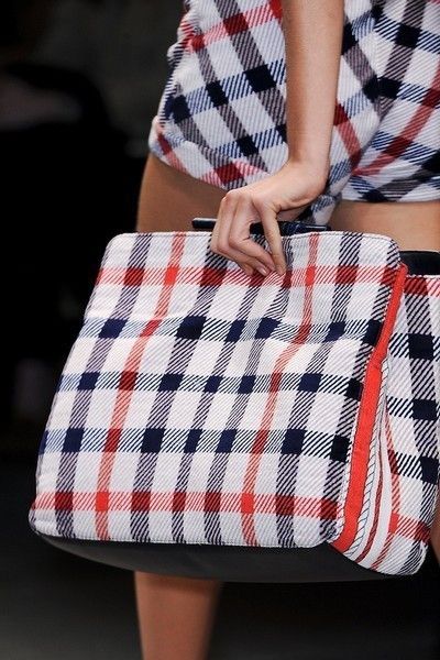 Clothing, Blue, Product, Pattern, Plaid, Red, Bag, Textile, Joint, White, 