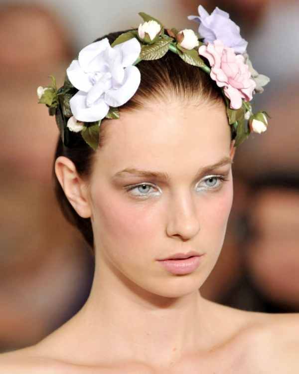 Lip, Skin, Petal, Chin, Forehead, Hair accessory, Eyebrow, Flower, Headpiece, Eyelash, 