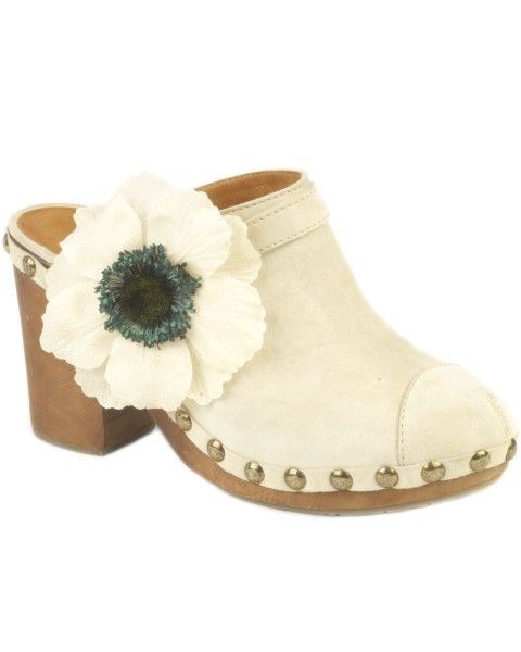 Brown, Shoe, Costume accessory, Tan, Beige, Artificial flower, Still life photography, Body jewelry, Boot, Natural material, 