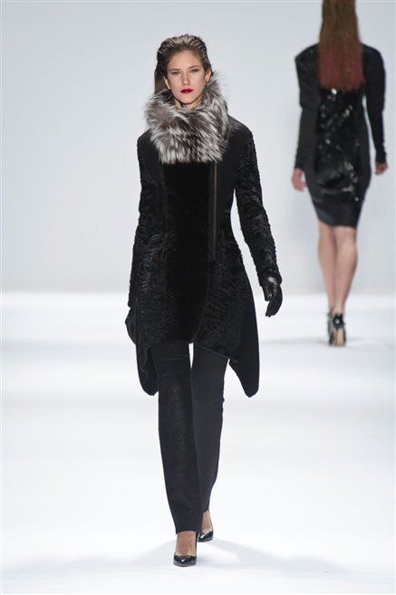 Clothing, Winter, Sleeve, Shoulder, Textile, Joint, Outerwear, Fashion show, Style, Fashion model, 