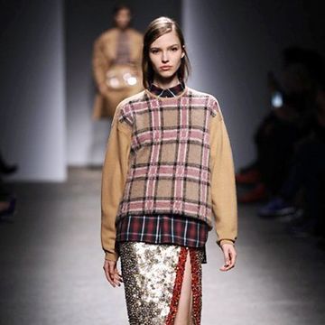 Brown, Fashion show, Shoulder, Textile, Joint, Runway, Style, Pattern, Fashion model, Plaid, 