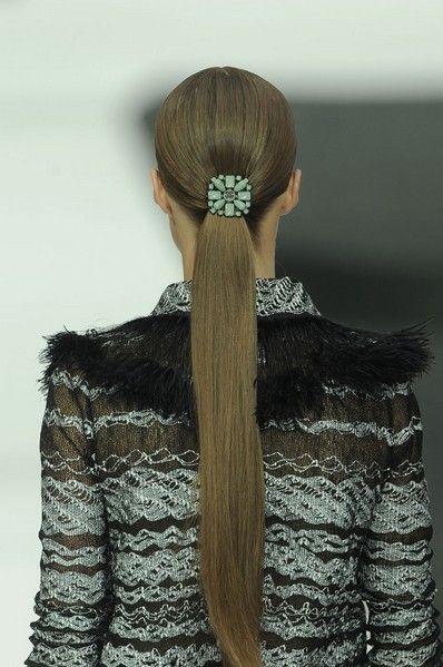 Brown, Hairstyle, Textile, Style, Black, Wool, Beige, Fawn, Liver, Woolen, 
