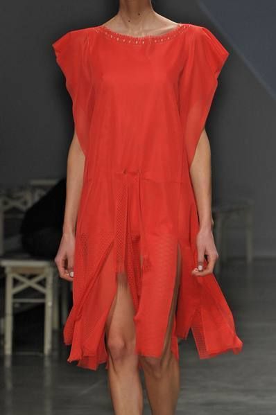 Sleeve, Shoulder, Human leg, Red, Joint, Dress, One-piece garment, Fashion, Fashion model, Day dress, 