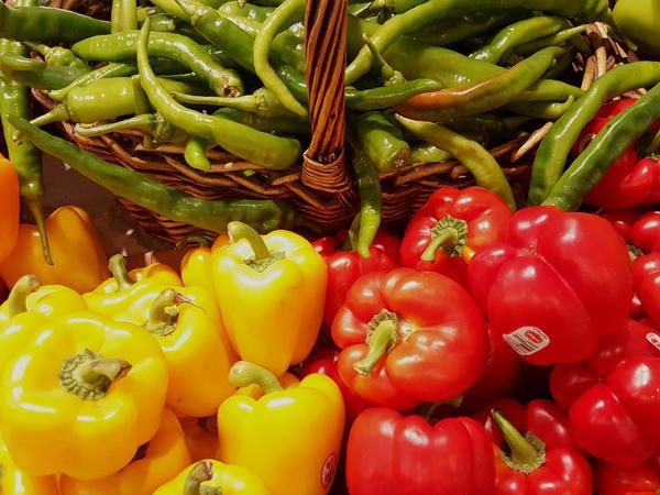 Whole food, Vegan nutrition, Yellow, Local food, Natural foods, Produce, Bell pepper, Ingredient, Vegetable, Food, 