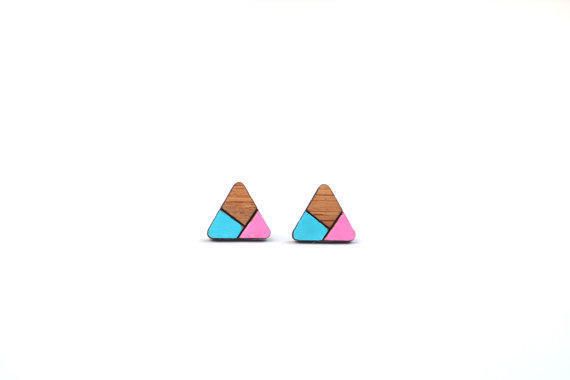 Colorfulness, Triangle, Paper product, Cone, Pyramid, Paper, Graphics, Square, 