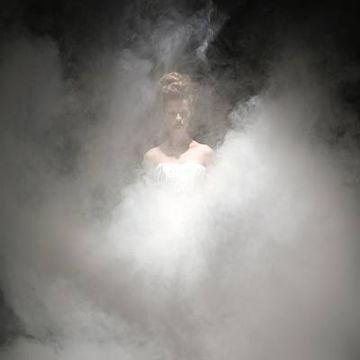 Photograph, Atmospheric phenomenon, White, Liquid, Chest, Smoke, Fog, Abdomen, Mist, Bathing, 