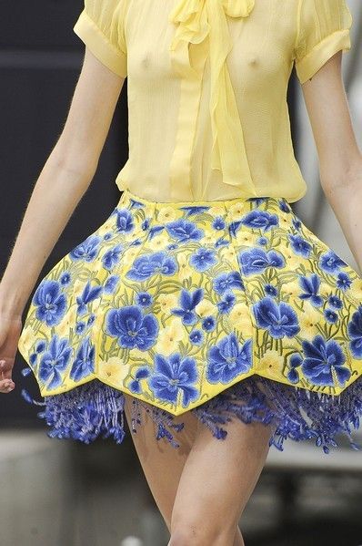 Blue, Yellow, Sleeve, Textile, Pattern, Electric blue, Fashion, Cobalt blue, One-piece garment, Day dress, 