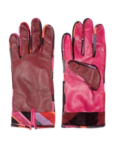 Finger, Skin, Personal protective equipment, Red, Pattern, Thumb, Magenta, Safety glove, Nail, Maroon, 