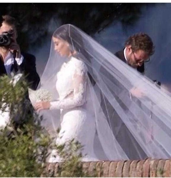 People, Bridal veil, Bridal clothing, Veil, Photograph, Outerwear, Formal wear, Bride, Wedding dress, Gown, 