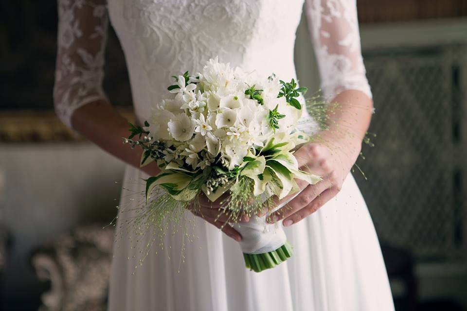 Finger, Petal, Bouquet, Bridal clothing, Textile, Wedding dress, Photograph, Joint, Dress, Flower, 