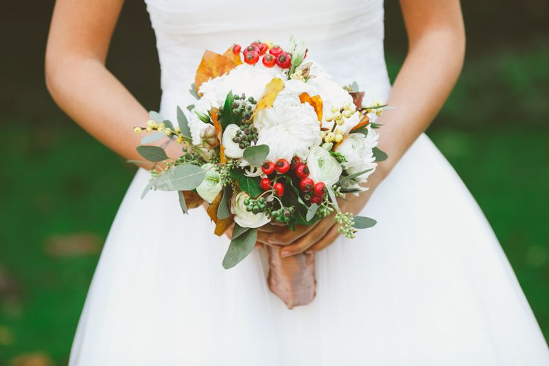 Clothing, Petal, Bouquet, Yellow, Bridal clothing, Dress, Flower, Photograph, Wedding dress, White, 