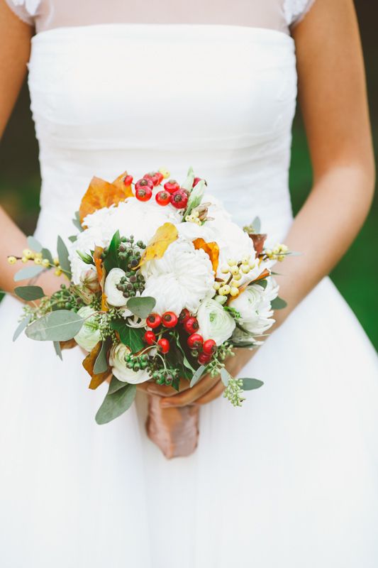 Petal, Yellow, Bouquet, Shoulder, Flower, White, Orange, Dress, Bridal clothing, Cut flowers, 