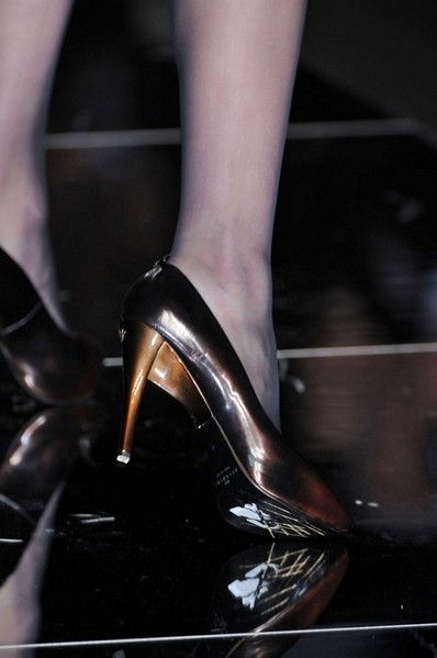 High heels, Human leg, Joint, Sandal, Basic pump, Fashion, Foot, Leather, Bridal shoe, Dancing shoe, 