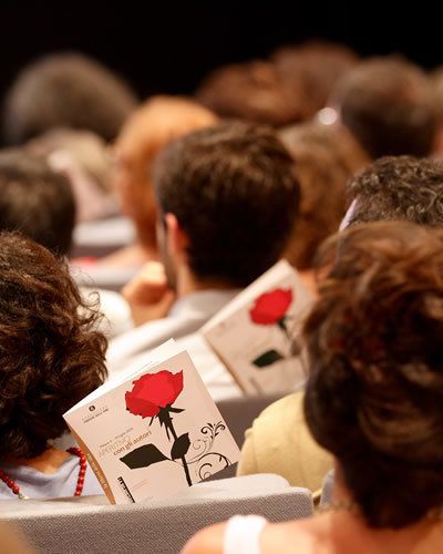 Hairstyle, Petal, Carmine, Crowd, Audience, Back, Ceremony, Coquelicot, Poppy, Paper, 