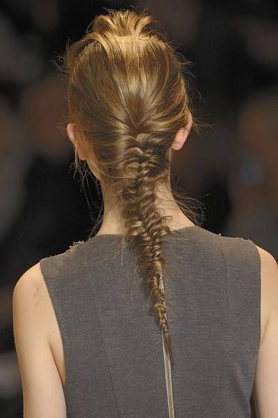 Brown, Hairstyle, Shoulder, Joint, Style, Back, Fashion, Beauty, Neck, Blond, 
