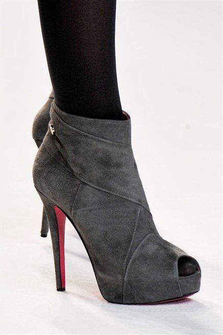 Footwear, High heels, Fashion, Leather, Basic pump, Sandal, Fashion design, Boot, Dancing shoe, Foot, 