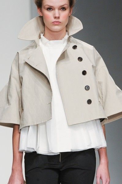 Clothing, Sleeve, Collar, Shoulder, Coat, Textile, Joint, Outerwear, White, Jacket, 