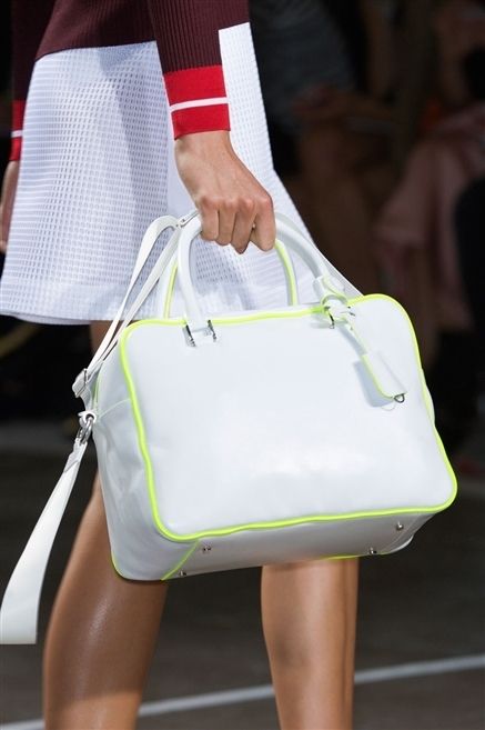 Bag, Human leg, Luggage and bags, Shoulder bag, Fashion, Street fashion, Handbag, Design, Tote bag, Kelly bag, 