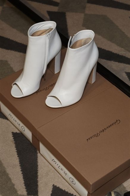 White, High heels, Tan, Beige, Shipping box, Boot, Sandal, Foot, Basic pump, Carton, 