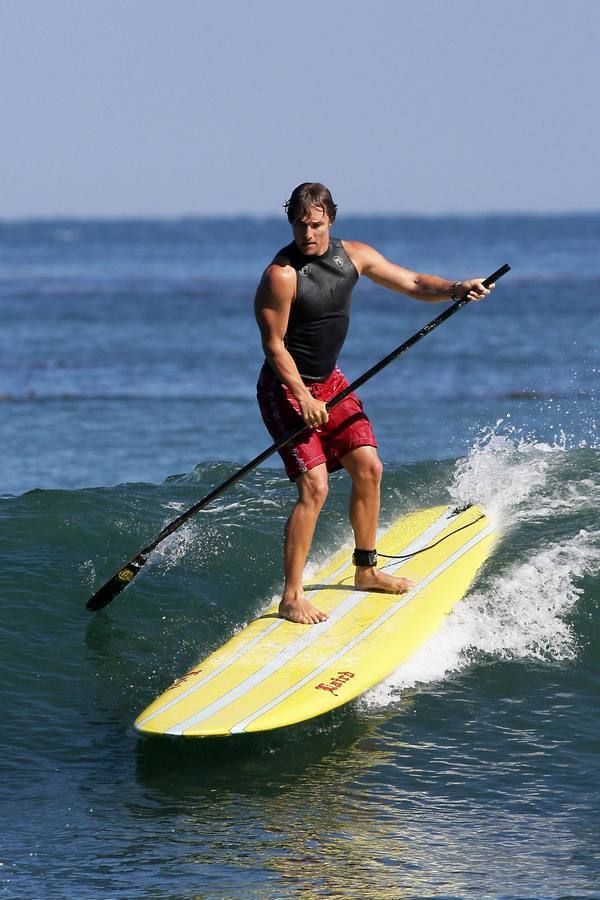 Surfing Equipment, Fun, Recreation, Surface water sports, Surfboard, Standing, Leisure, Summer, Elbow, Water sport, 