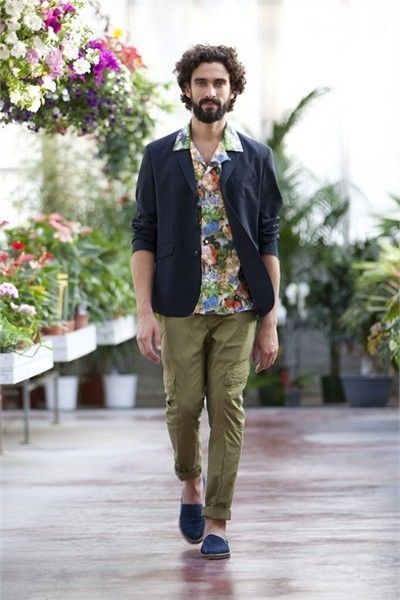 Clothing, Outerwear, Style, Street fashion, Flowerpot, Facial hair, Beard, Spring, Arecales, Necklace, 