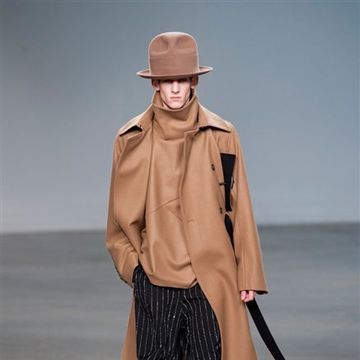 Hat, Brown, Sleeve, Textile, Collar, Joint, Coat, Outerwear, Style, Fashion accessory, 