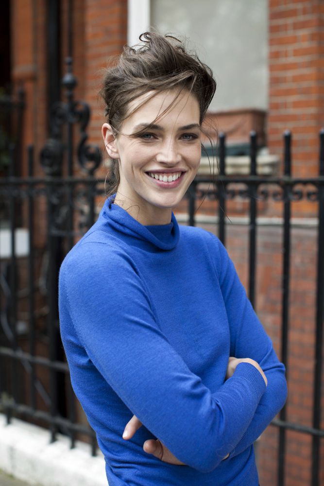 Smile, Sleeve, Electric blue, Long-sleeved t-shirt, Street fashion, Sweater, Tooth, Cobalt blue, Brown hair, Portrait photography, 