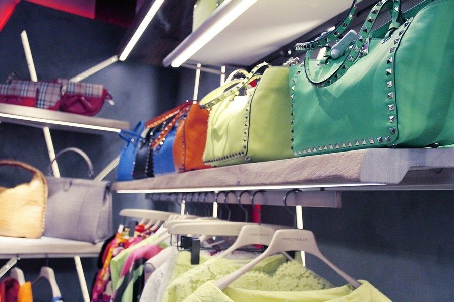 Carmine, Fashion, Bag, Teal, Fruit, Retail, Collection, Market, Shelving, Clothes hanger, 