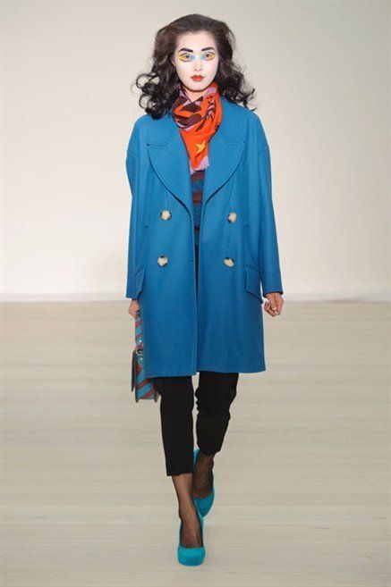 Clothing, Blue, Coat, Sleeve, Human body, Collar, Textile, Joint, Outerwear, Fashion show, 