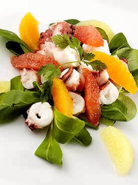 Food, Natural foods, Produce, Fruit, Ingredient, Dishware, Strawberries, Garnish, Serveware, Strawberry, 