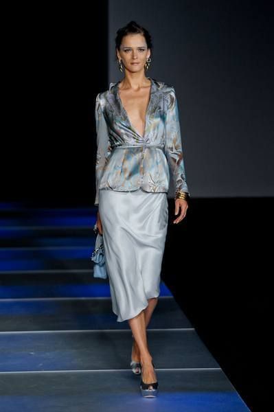 Clothing, Blue, Fashion show, Shoulder, Joint, Outerwear, Jewellery, Runway, Style, Fashion model, 