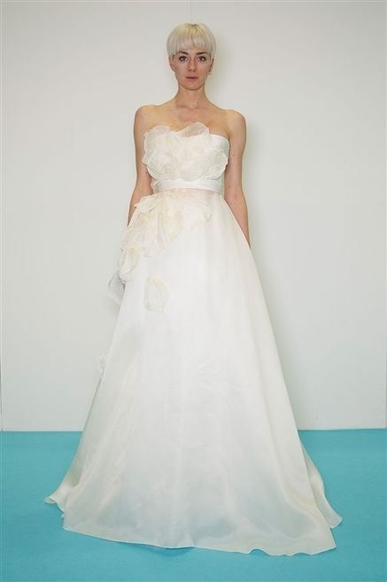Clothing, Dress, Bridal clothing, Shoulder, Textile, Photograph, Joint, Flooring, White, Gown, 