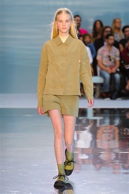 Clothing, Brown, Sleeve, Human leg, Shoulder, Fashion show, Joint, Outerwear, Style, Fashion model, 