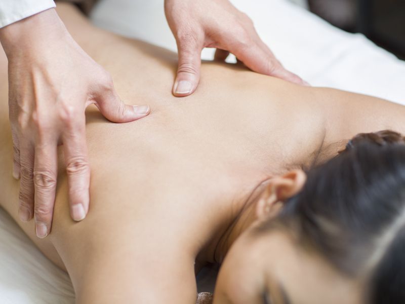 Massaggio shiatsu: benefici e controindicazioni