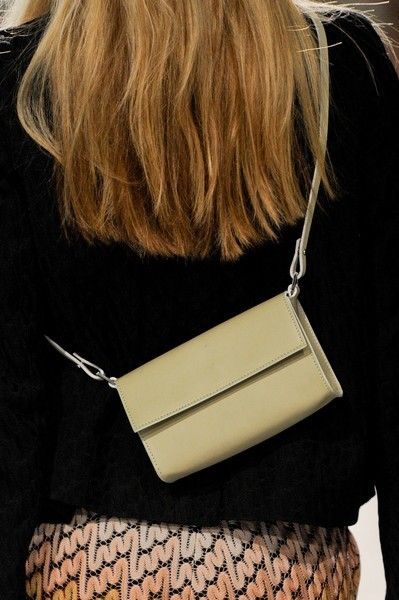 Brown, Style, Fashion accessory, Bag, Fashion, Black, Tan, Beige, Blond, Material property, 